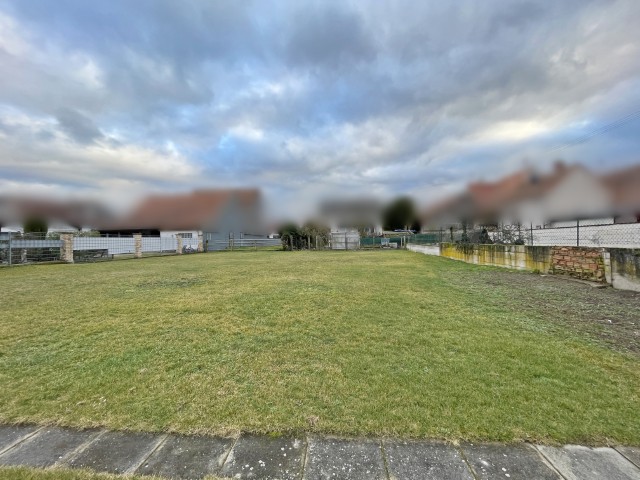 IMG 1020 (Klein) Grundst�ck Hatzenb�hl