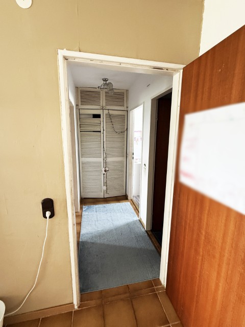 Flur zu SZ und Bad (Klein) Wohnung W�rth