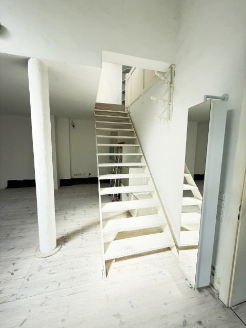 Treppenaufgang OG (Klein) Wohnung Steinfeld