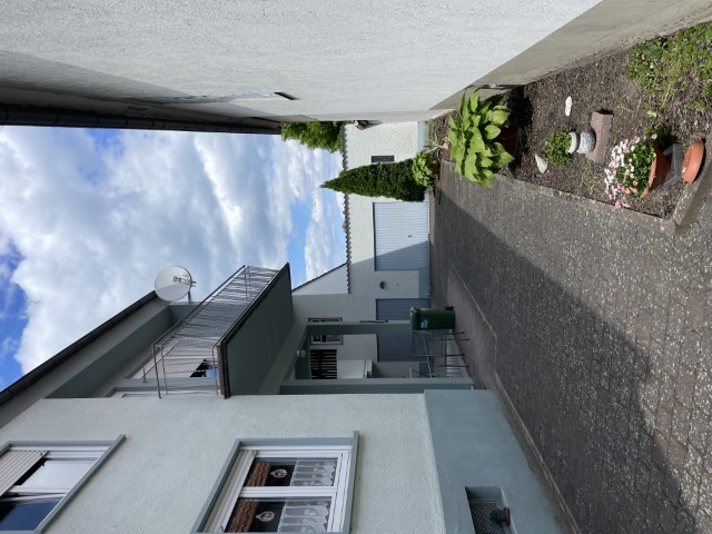 IMG 0083 (Klein) R�lzheim Haus R�lzheim: Wohnhaus mit Nebengeb�ude, Schuppen + gro�em Garten (Bauplatz in 2. Reihe)