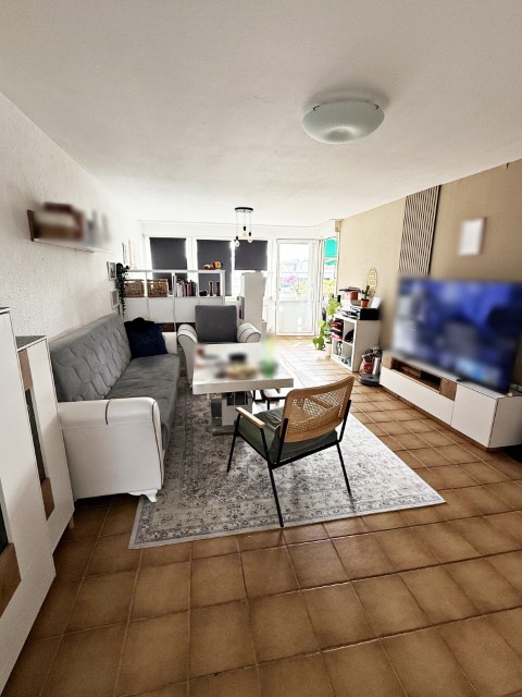Wohnzimmer (Klein) W�rth Wohnung W�rth: sanierungsbed�rftige 3-ZKB-Wohnung mit Loggia