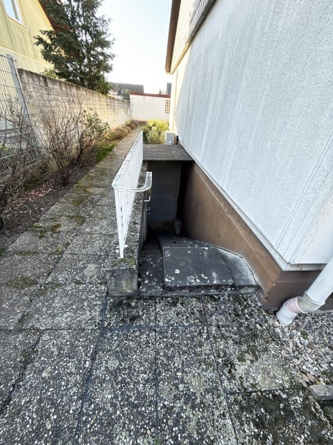 Kellerzugang von Aussen (Klein) Grundst�ck Landau