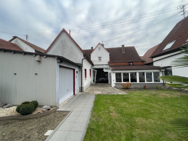 IMG 0774 (Klein) Neupotz Haus Neupotz: ausbauf�higes Wohnhaus mit Hof, Wintergarten u. Garten